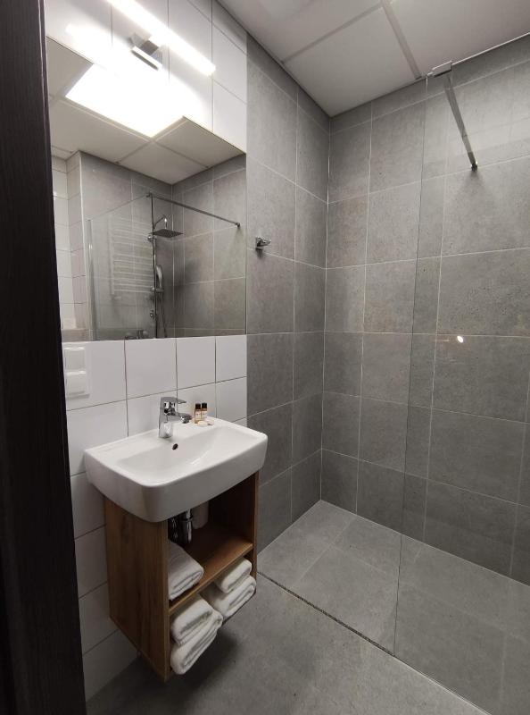 Double Room with Private Bathroom image 2