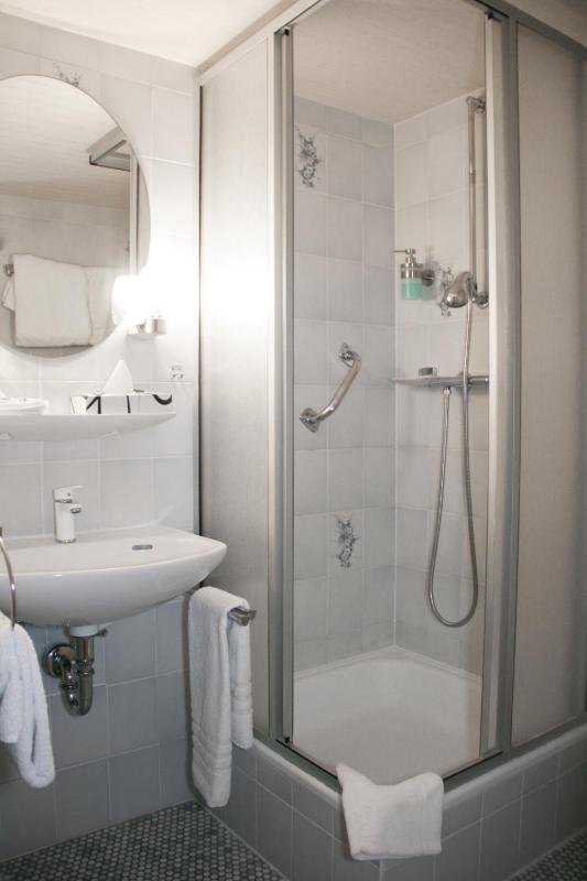 Small Double Room image 3