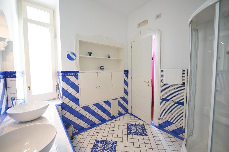 B&B Milleduecento Luxury Room - image 8