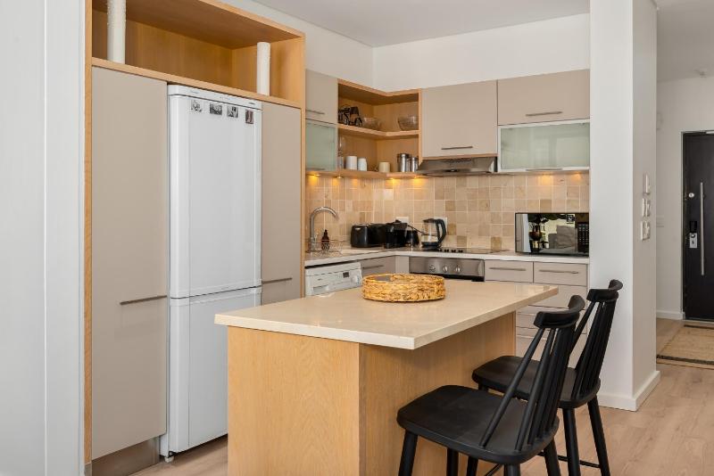 One-Bedroom Apartment image 4