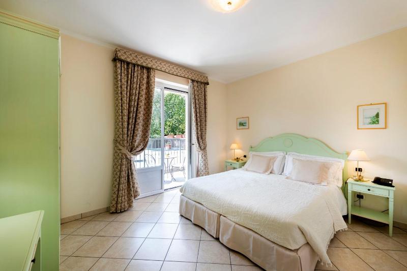 Double Room with Terrace and Garden View image 2