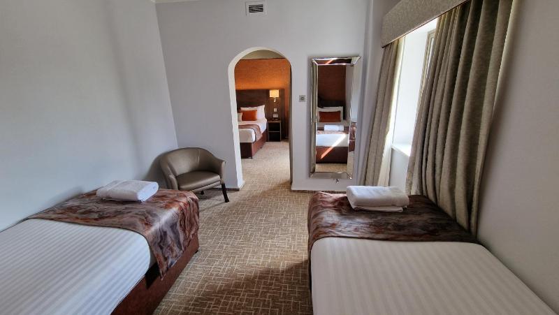 Family Room image 3