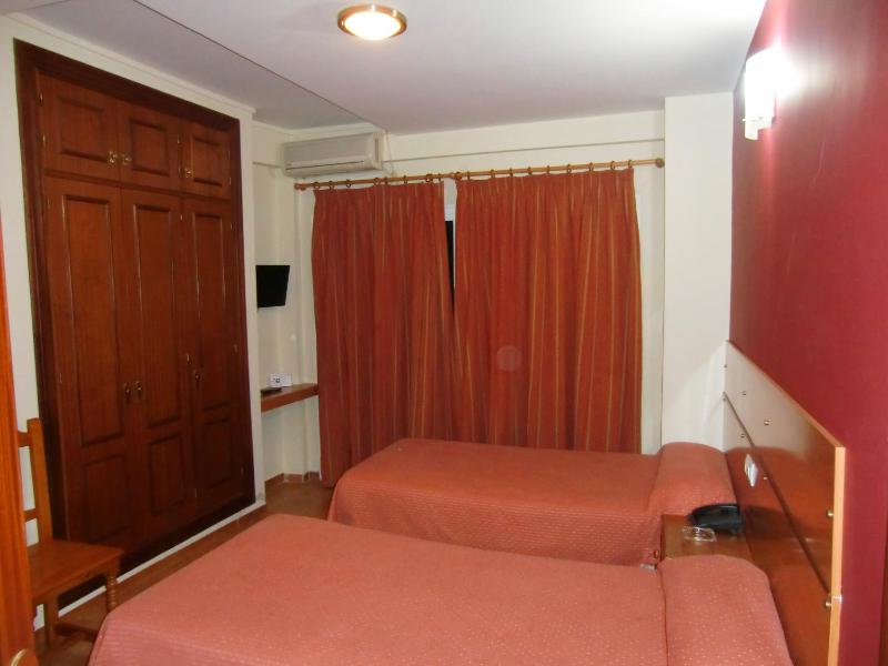 Hostal Villa - image 11