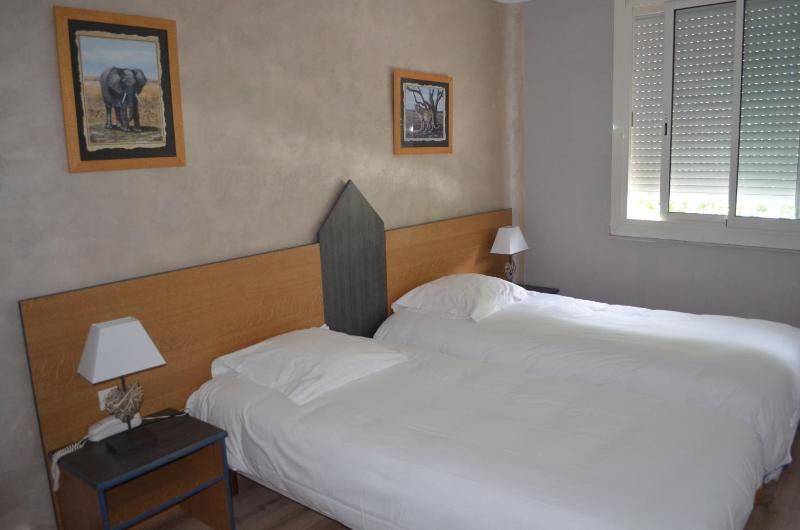 Twin Room image 1