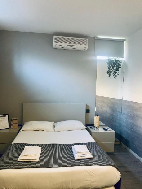 Double Room image 2
