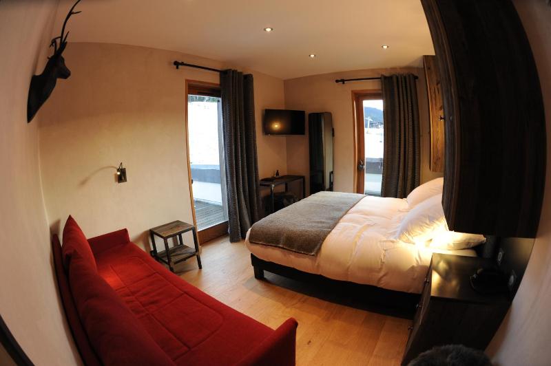 Superior Triple Room (2 Adults + 1 Child) image 3