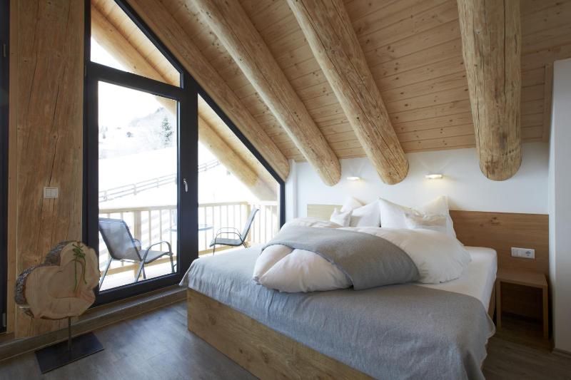 Three-Bedroom Chalet image 3