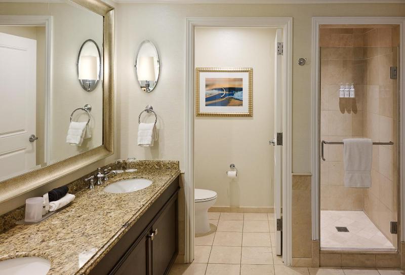 Balboa Bay Resort - image 15