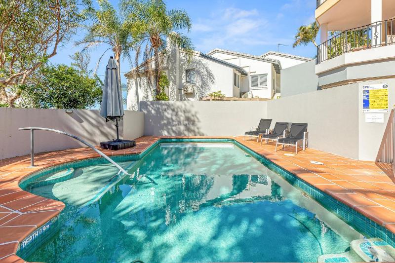 4 Parkshores Coastal Retreat Close to Beach Private Outdoor Spaces - image 4