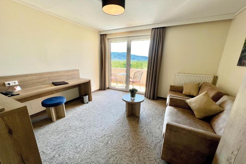Family Suite with Balcony image 2