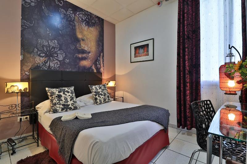 Standard Double Room image 1