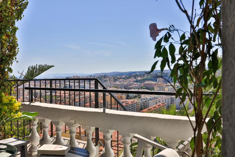 Triple Room with Terrace image 3