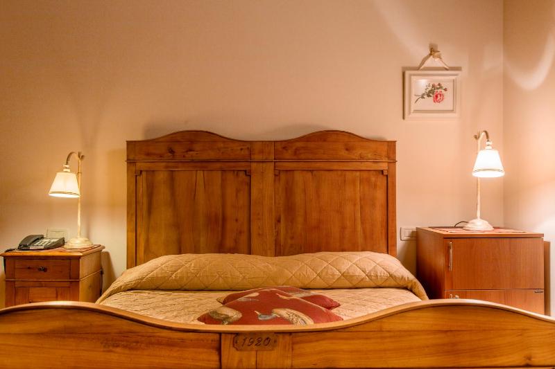Double Room with Patio image 4