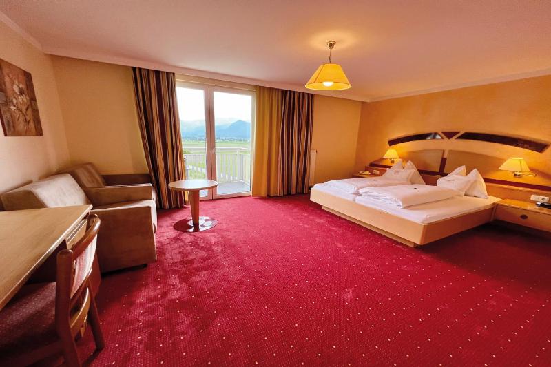 Comfort Double Room with Balcony image 4