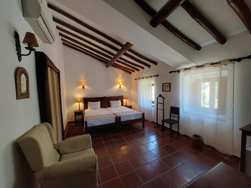 Twin Room image 1