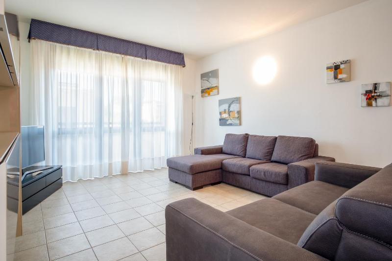 Two-Bedroom Apartment with Balcony image 3
