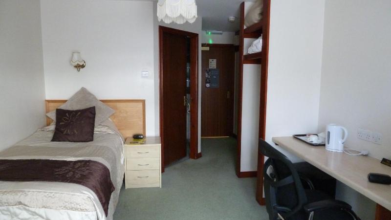 Single Room image 3