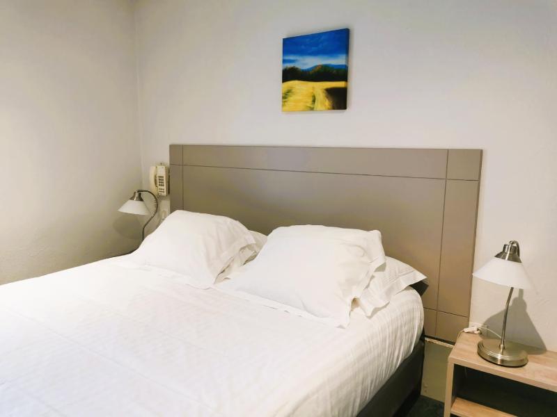 Triple Room (2 Adults + 1 Child) image 4