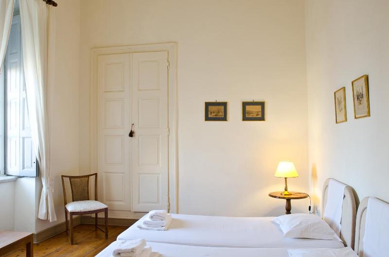 Large Double or Twin Room image 4