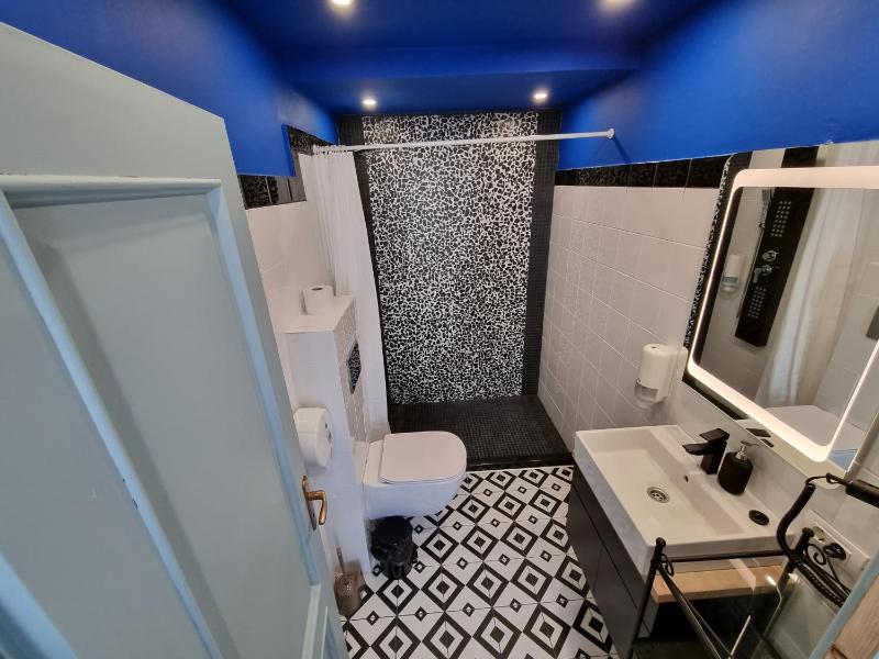 Budget Accommodation - image 10