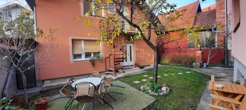One-Bedroom Apartment image 3
