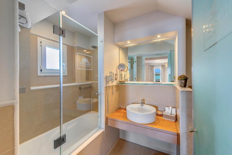 Suite with Sea View image 4