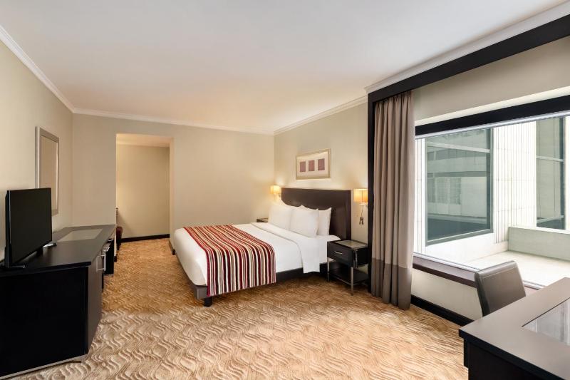 Junior King Suite - Non-Smoking image 1