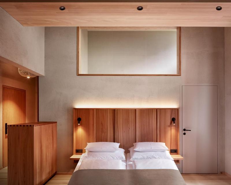 Deluxe Double Room image 1