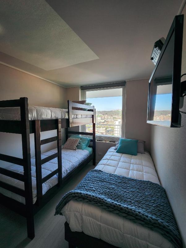 Cómodo departamento familiar a pasos de la playa - image 12