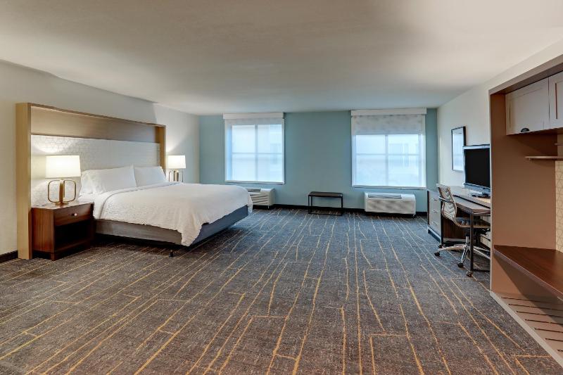 King Room - Mobility Access/Hearing Accessible image 2