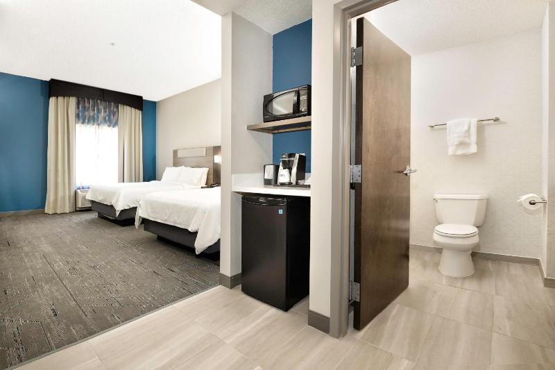Standard Room with Two Queen Beds image 3