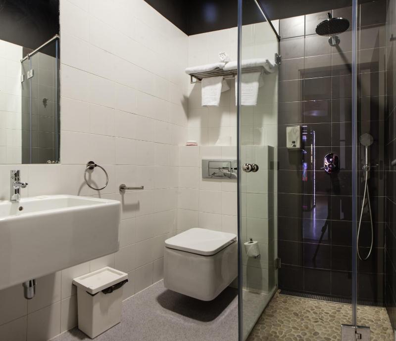 Double Room with Private Bathroom image 4