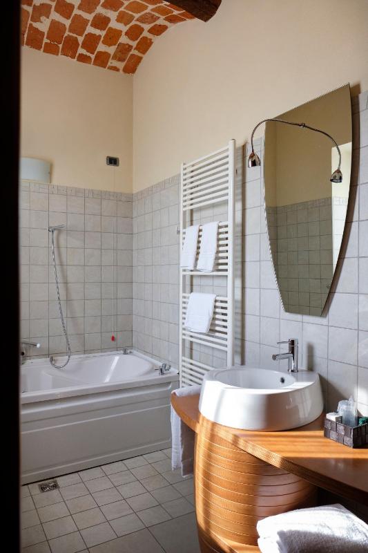 Deluxe Double Room image 4