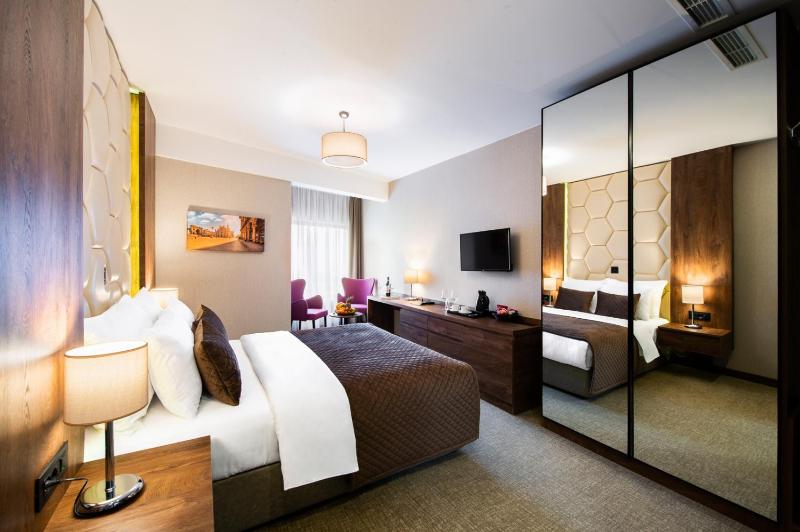 Standard Room image 1