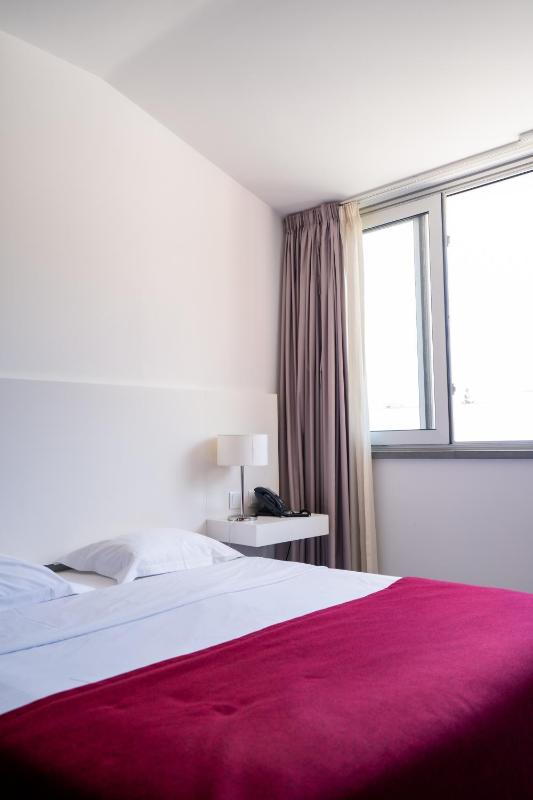 Standard Double Room image 4