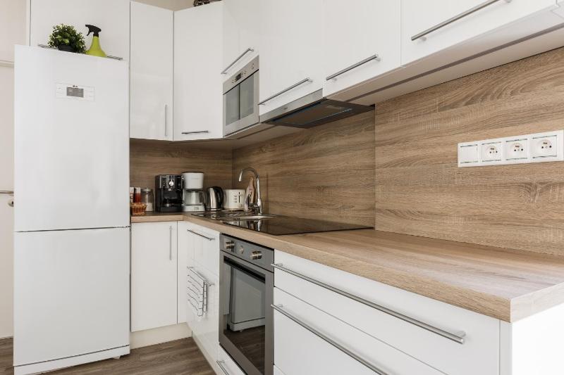Prague Days - Open-plan Studio with AC near National Theatre - image 5