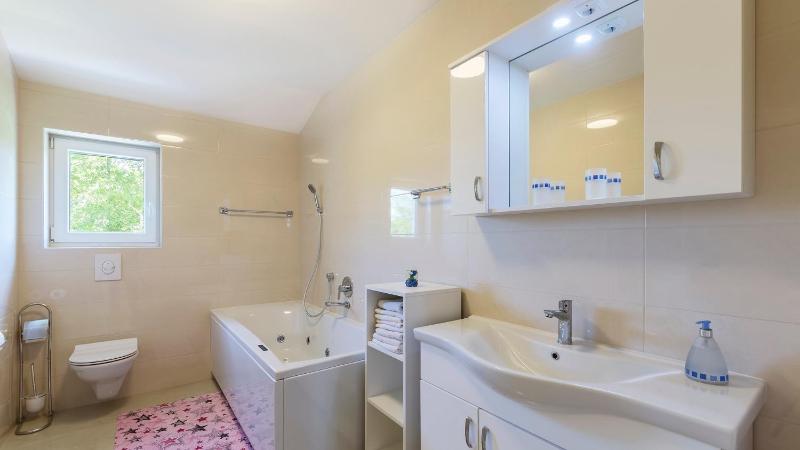 Villa Ana by Villas Holiday - image 16
