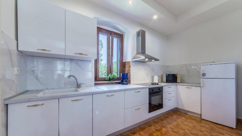 Villa Ana by Villas Holiday - image 22