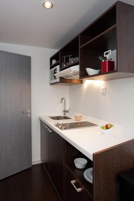 One-Bedroom Apartment image 3