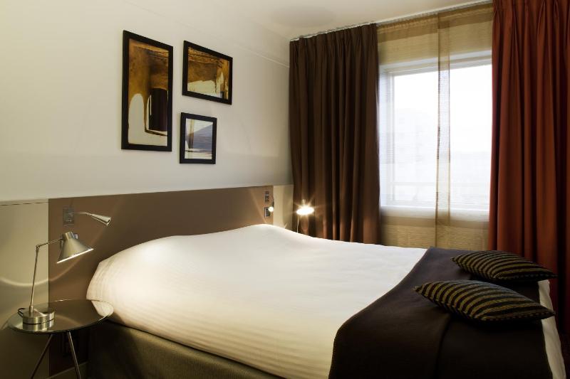 Classic Double Room image 3