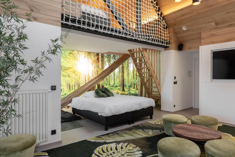Deluxe Family Suite image 1