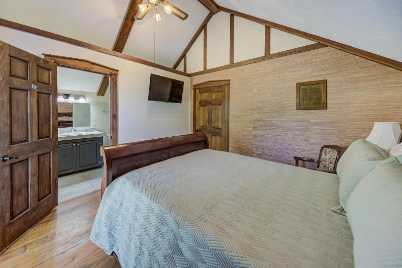 Deluxe Double Room image 4