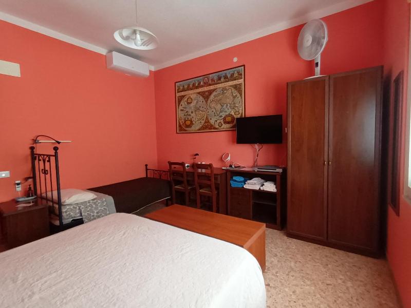 Triple Room with Private External Bathroom image 4