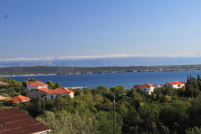 One-Bedroom Apartment with Terrace and Sea View image 3