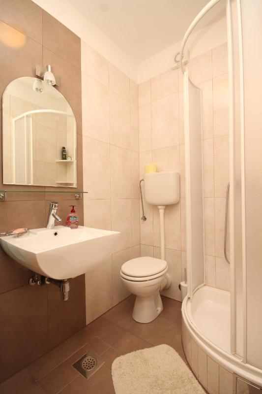 Studio with Balcony image 4