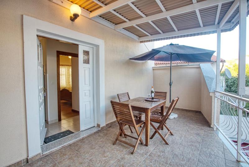 One-Bedroom Apartment with Terrace image 3