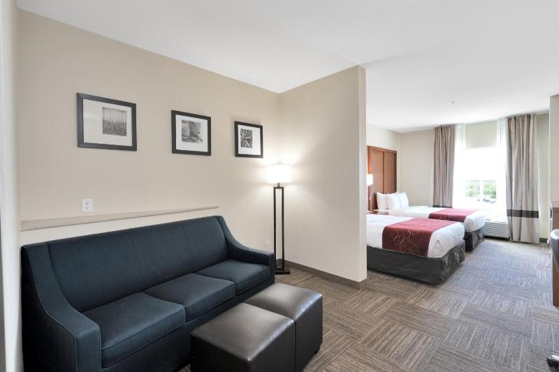 Queen Suite with Two Queen Beds - Non-Smoking image 2