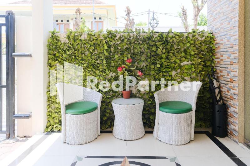 Dea Homestay Syariah at Kertomenanggal Surabaya Mitra RedDoorz - image 13