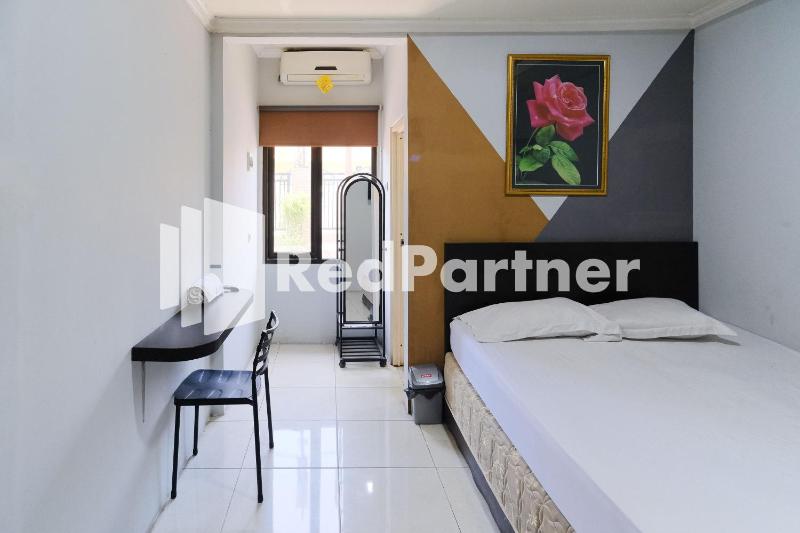 Dea Homestay Syariah at Kertomenanggal Surabaya Mitra RedDoorz - image 16