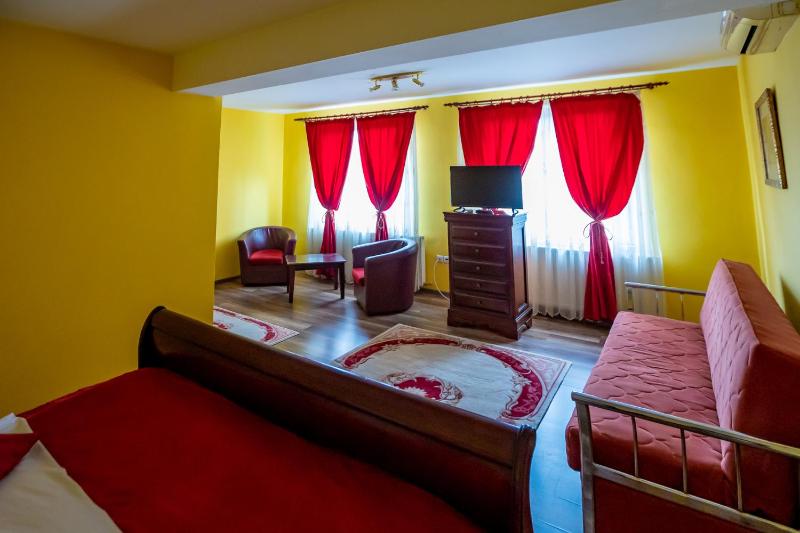 Apartment image 3